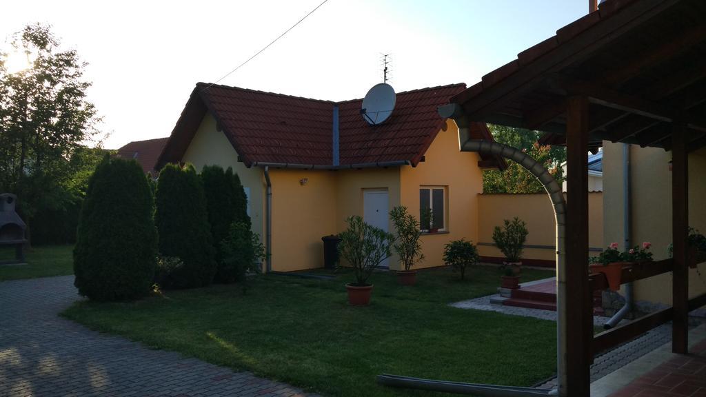 Anna Villa Lenti Bagian luar foto