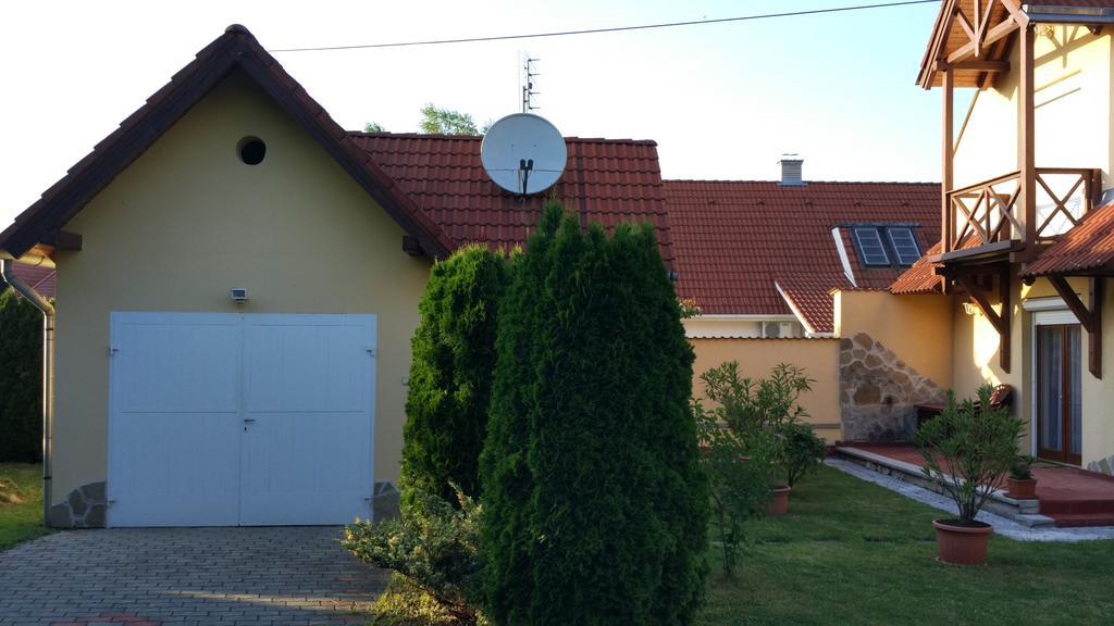 Anna Villa Lenti Bagian luar foto